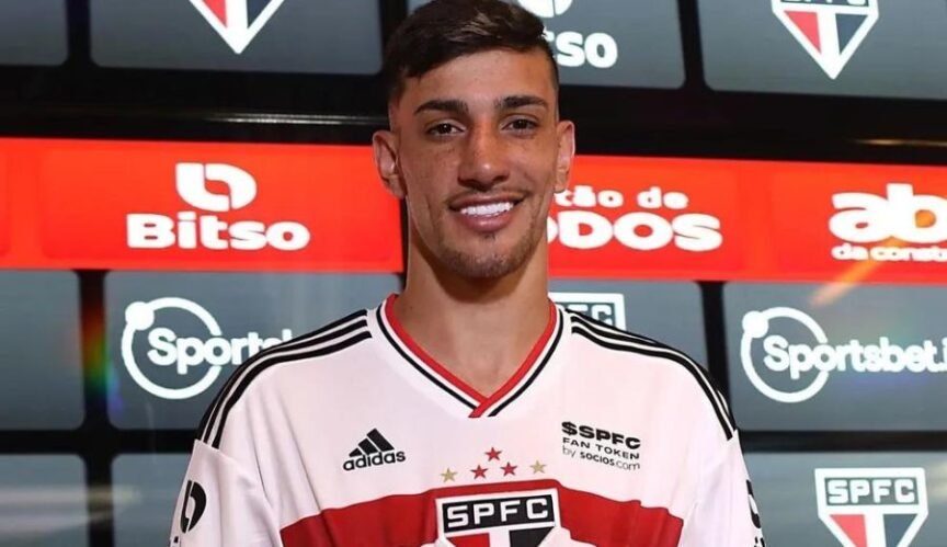 Atacante Pedrinho São Paulo