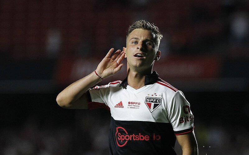 Com 2 de Galoppo, São Paulo goleia a Portuguesa no Morumbi