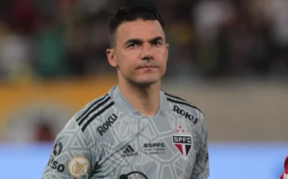 “Se retirou do estádio”; jornalista expõe bastidores da saída de Felipe Alves do São Paulo