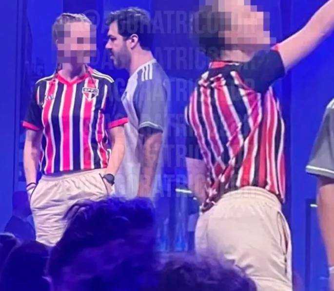 Vaza imagem de nova camisa do São Paulo — Foto: Reprodução