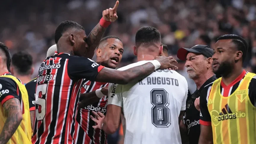 Houve confusão após o gol de Luciano, pelo São Paulo