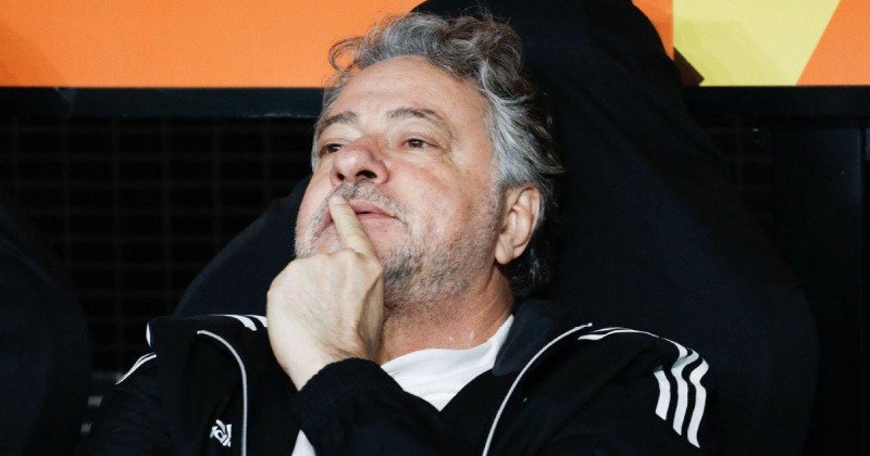 Presidente Julio Casares antes de jogo do São Paulo
