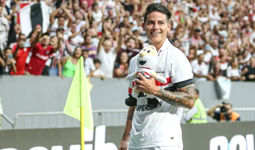 James Rodríguez comemora o gol que marcou em sua volta ao time do São Paulo