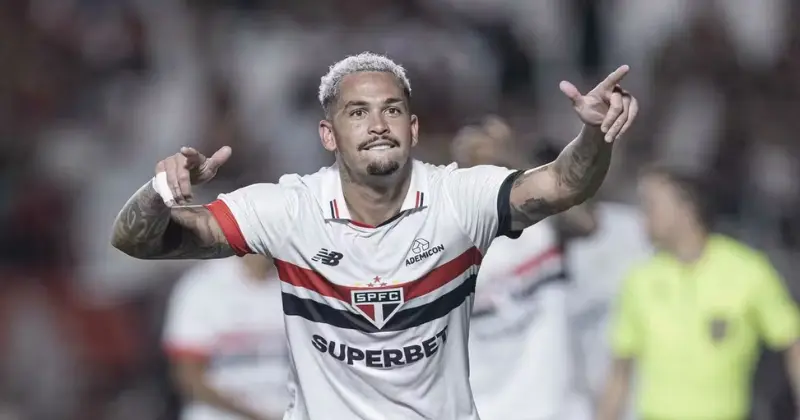 Gol de Luciano em Atlético-GO x São Paulo