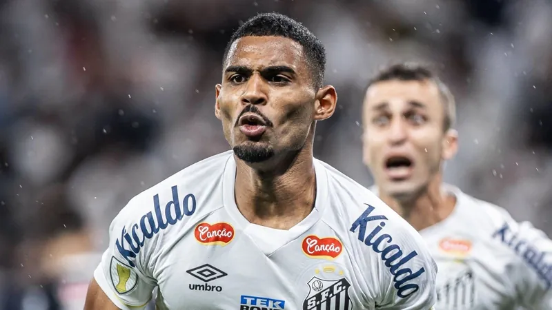 Joaquim, zagueiro do Santos, é alvo no Mercado da Bola
