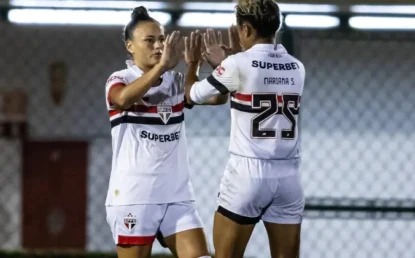 Com gol no fim, São Paulo vira sobre o Flamengo e entra no G4 do Brasileiro feminino