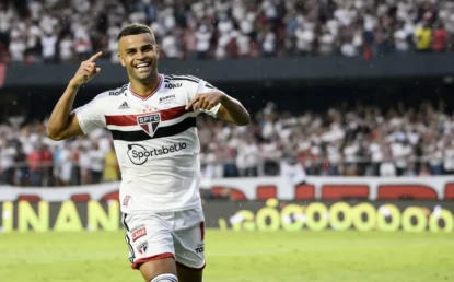 Souza surpreende e coloca Alisson como melhor volante do Brasil na atualidade