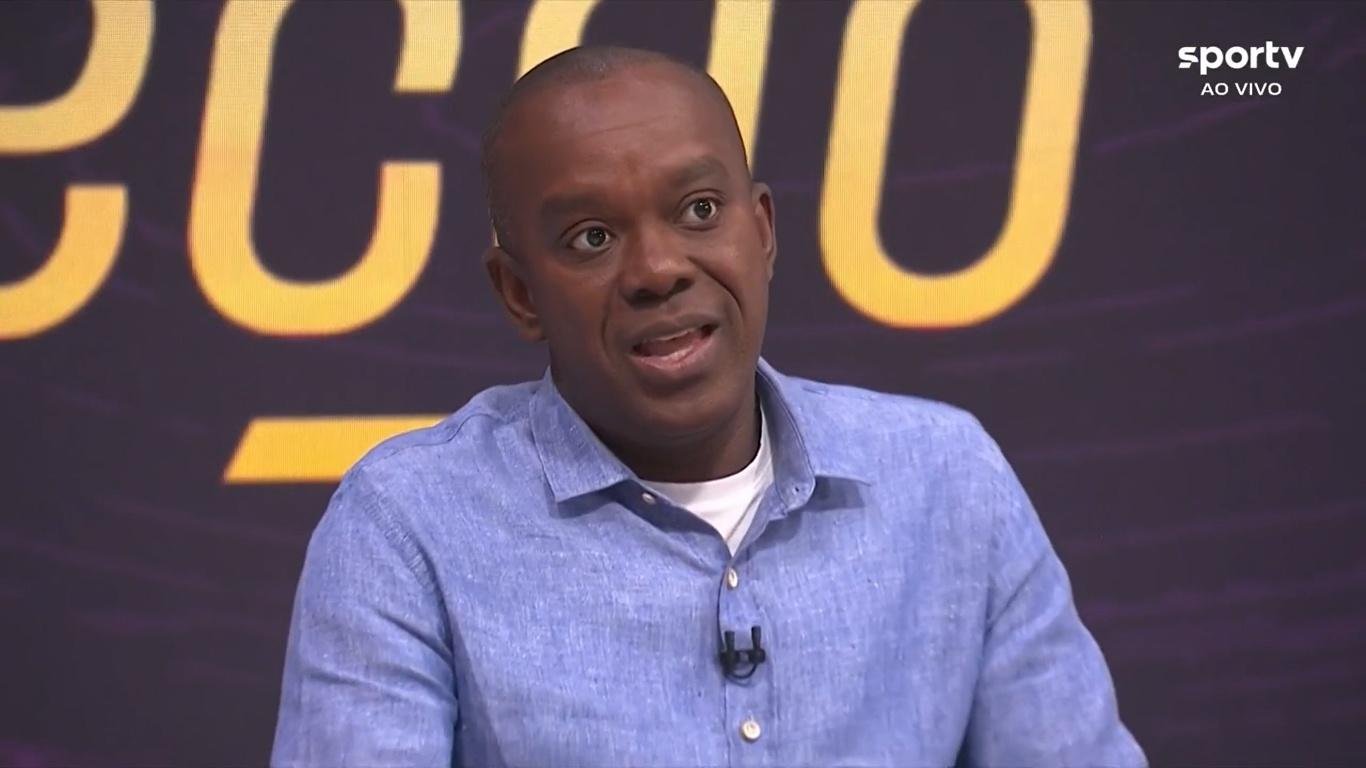 PC Oliveira analisa polêmica de Atlético-MG x São Paulo e jornalistas discordam do ex-árbitro