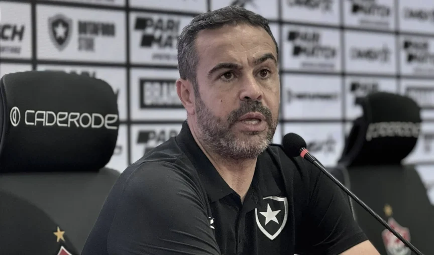 Técnico do Botafogo cutuca o São Paulo: '11 atrás da linha da bola'