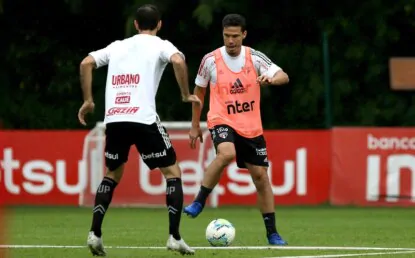 Hernanes treina com equipe Tricolor e deve reforçar time em duelo contra o Flamengo