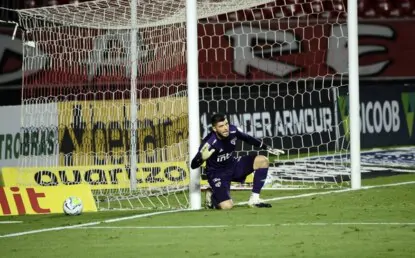 Volpi reclama de catimba gremista: “Cai um aqui, outro lá”