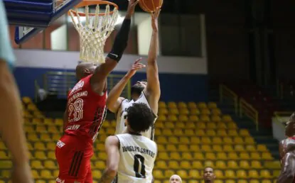 São Paulo passa por cima de Mogi na NBB