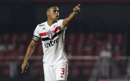 Com Diego suspenso, São Paulo vai analisar se manda Bruno Alves a Salvador