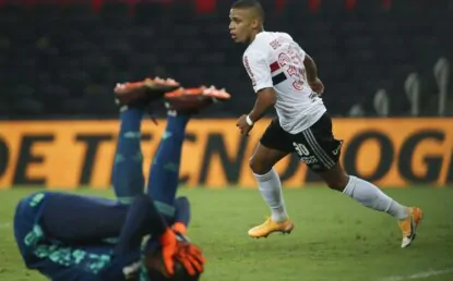 Com dois de Brenner São Paulo vence no Maracanã e larga na frente pela Copa do Brasil