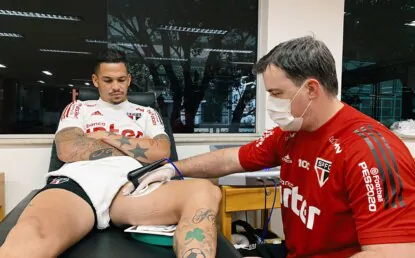 Luciano tem estiramento na perna esquerda e não enfrenta o Atlético-MG na quarta