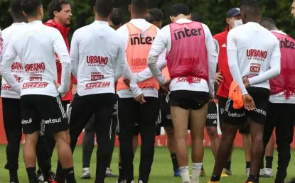 Antes de clássico com o Corinthians, São Paulo enfrenta o Botafogo com 10 jogadores pendurados