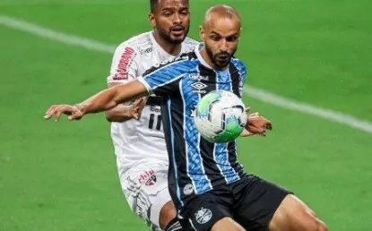 Reinaldo desfalcará o tricolor no jogo de volta da Copa do Brasil