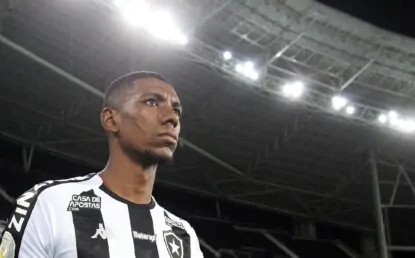 Zagueiro Kanu, do Botafogo, entra no radar do São Paulo para reforçar o elenco