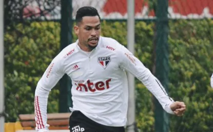 Elenco testa negativo para Covid-19, e vai com o time completo contra o Flamengo