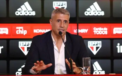 Crespo elogia Daniel Alves e mantém pés no chão no São Paulo: “Só o tempo vai dizer quão grande e bom somos todos”