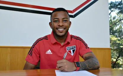 Welington, lateral-esquerdo, renova seu contrato com o São Paulo: “Mais um sonho realizado na minha vida”