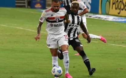 São Paulo joga mal e vai ao sétimo jogo sem vitória no Brasileirão