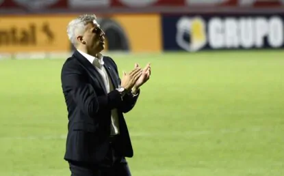 Crespo exalta reação do São Paulo e relembra revés em jogo de ida: “Influenciado pelas decisões do árbitro”