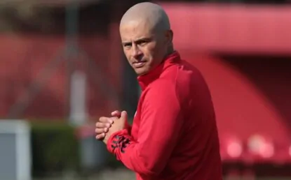 Alex exalta desempenho do São Paulo contra o Corinthians: “Com um homem a menos, a gente dominou”