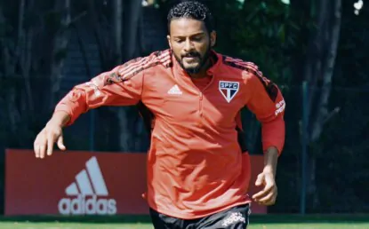 Titular contra o Palmeiras, Reinaldo projeta mais títulos pelo São Paulo e Choque-Rei: “Nosso time também é muito forte”