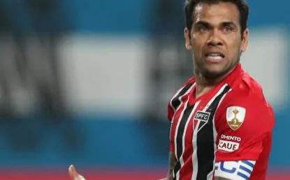De saída? Dirigente de clube do Egito diz que quer Daniel Alves