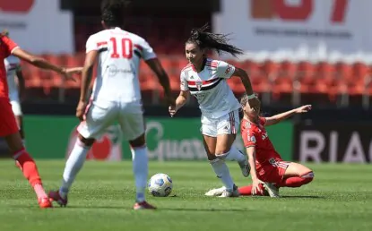 São Paulo perde para o Internacional e está eliminado do Brasileirão Feminino