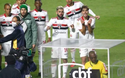 São Paulo vai à CBF fazer uma contestação sobre a arbitragem em gol e pênalti anulados