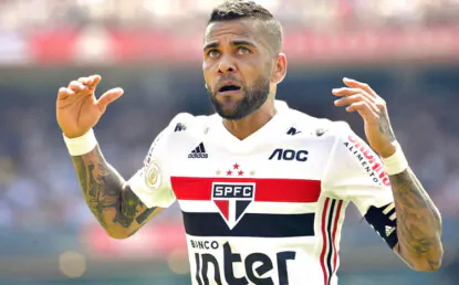 São Paulo negocia rescisão com Daniel Alves; clube pretende parcelar dívida de R$ 16 milhões e pagar pelos próximos quatro anos