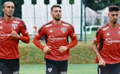 Fora dos últimos jogos, Pablo perde cada vez mais espaço no São Paulo devido à concorrência no ataque