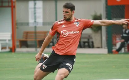 Três atacantes? São Paulo se prepara para jogo diante da Chapecoense