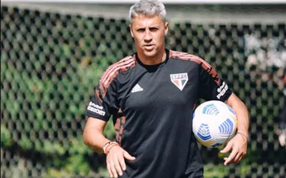 Após quase cinco meses, Crespo pode repetir escalação no São Paulo