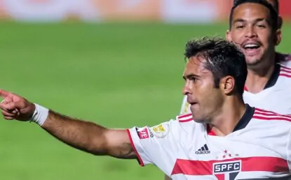 Apesar de aumento salarial de 100 mil na próxima temporada, Éder vê com bons olhos saída do São Paulo