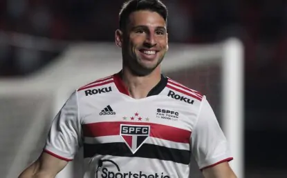 Calleri reconhece baixo desempenho do Tricolor, mas mira classificação “para alguma Copa”
