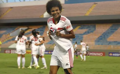 Com dois de Yaya, São Paulo goleia o Santos e avança para a final do Paulista