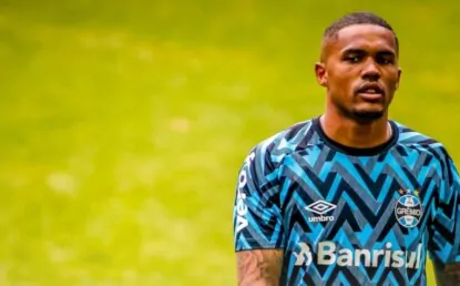 Sobre Douglas Costa, dirigente Tricolor avisa: “Não faremos o que foi feito com Daniel Alves”