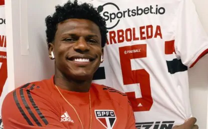 Após desavença com empresários, São Paulo acerta renovação com Arboleda