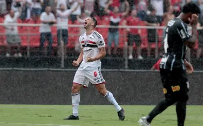 Calleri volta a marcar e São Paulo vence o majestoso no Morumbi