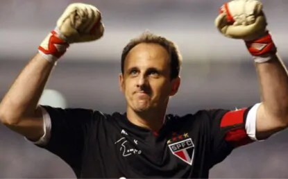 Jornalista elogia Rogério Ceni como goleiro, mas aponta: “Não entende nada de gestão de grupo”