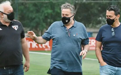 Diretoria do São Paulo se move nos bastidores para fazer contratações