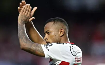 Diretoria do São Paulo dobra valor de Welington no mercado; o lateral recebeu sondagem