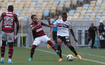 São Paulo joga mal e é derrotado pelo Flamengo no Maracanã