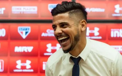 Cicinho provoca rivais do São Paulo na Libertadores e Mundial: “Só vai passear”