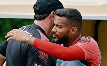 No vestiário, Rogério Ceni faz cobrança aos jogadores do São Paulo; assista