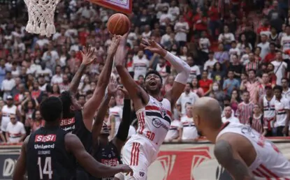 Com o ginásio do Morumbi lotado, São Paulo vence Franca e empata os playoffs da NBB
