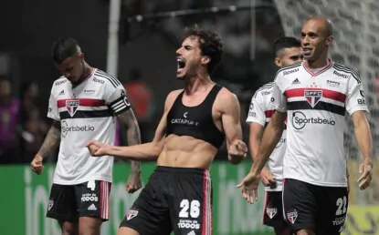 Em jogo emocionante, São Paulo vence o Palmeiras nos pênaltis e avança as quartas da Copa do Brasil